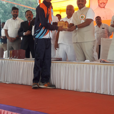 Felicitation  By Shri Vinod Tawde To The Handball &Football Players
